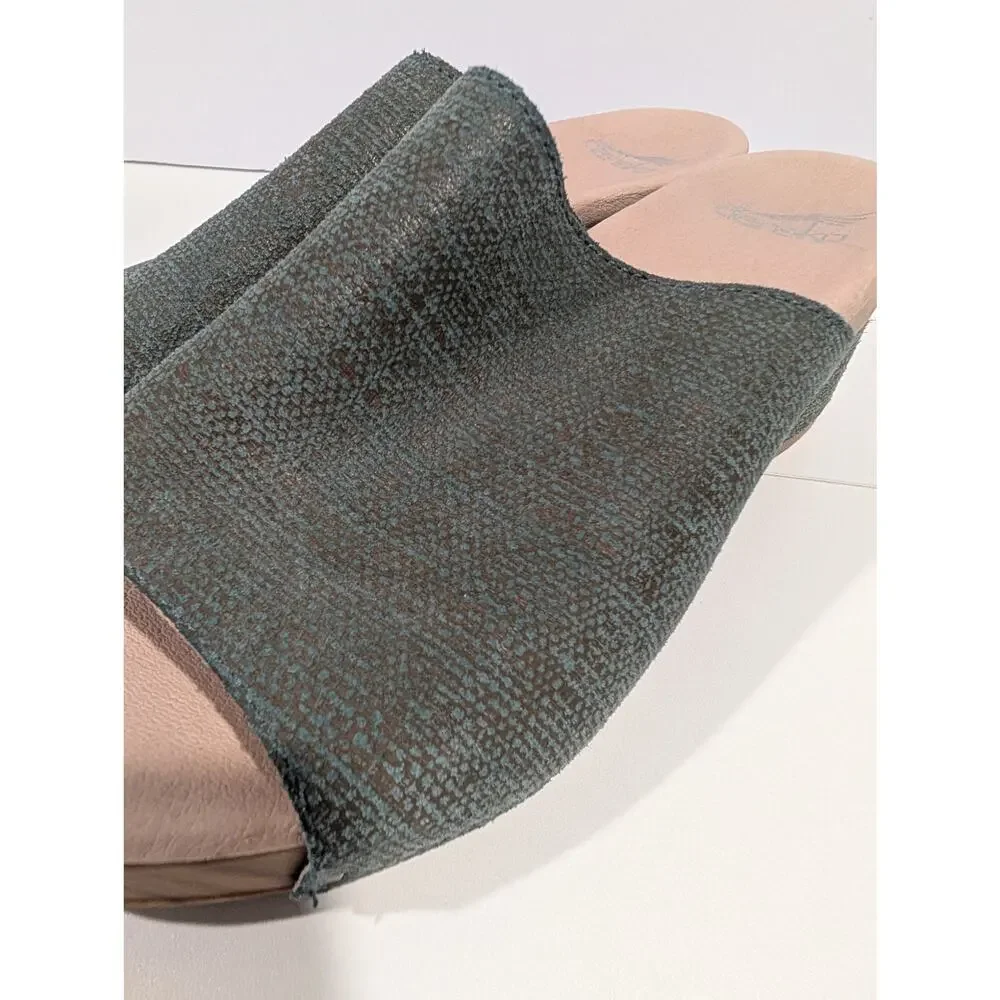 Dansko Maci Sandal Clog Size 41 Green Textured Heeled‎